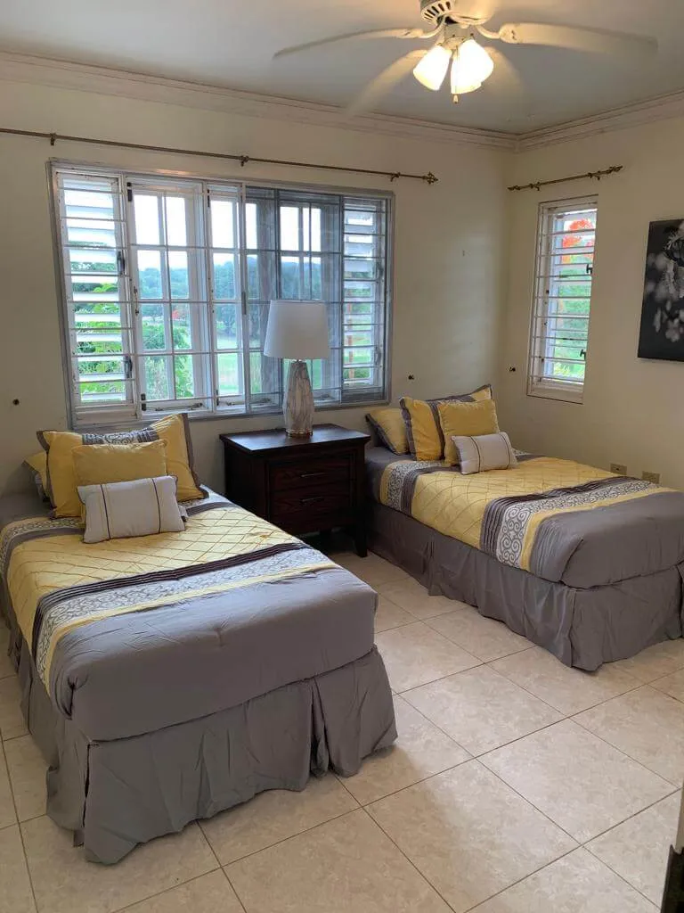 Villa Vista bedroom